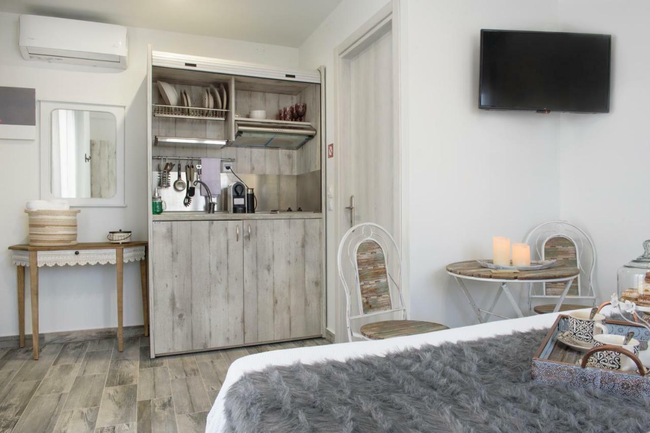 Meltemi Luxury Apartments Неа-Рода Экстерьер фото