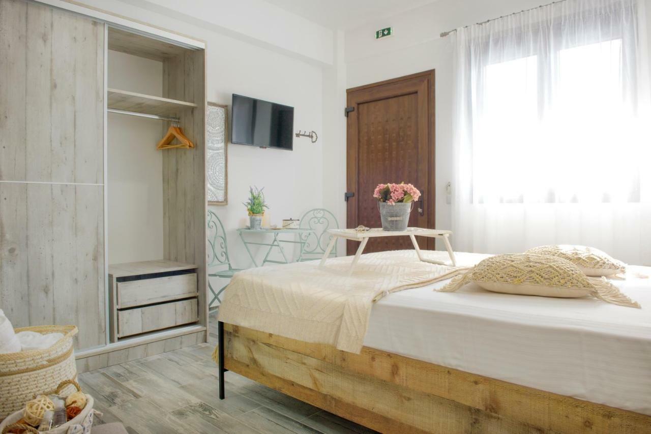 Meltemi Luxury Apartments Неа-Рода Экстерьер фото